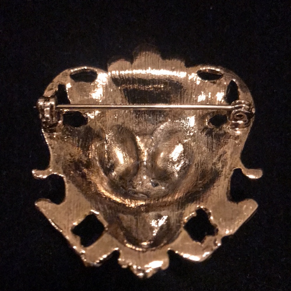Unique Vintage Lion Brooch with Red Crystal Eyes/ mouth open - Picture 5 of 7
